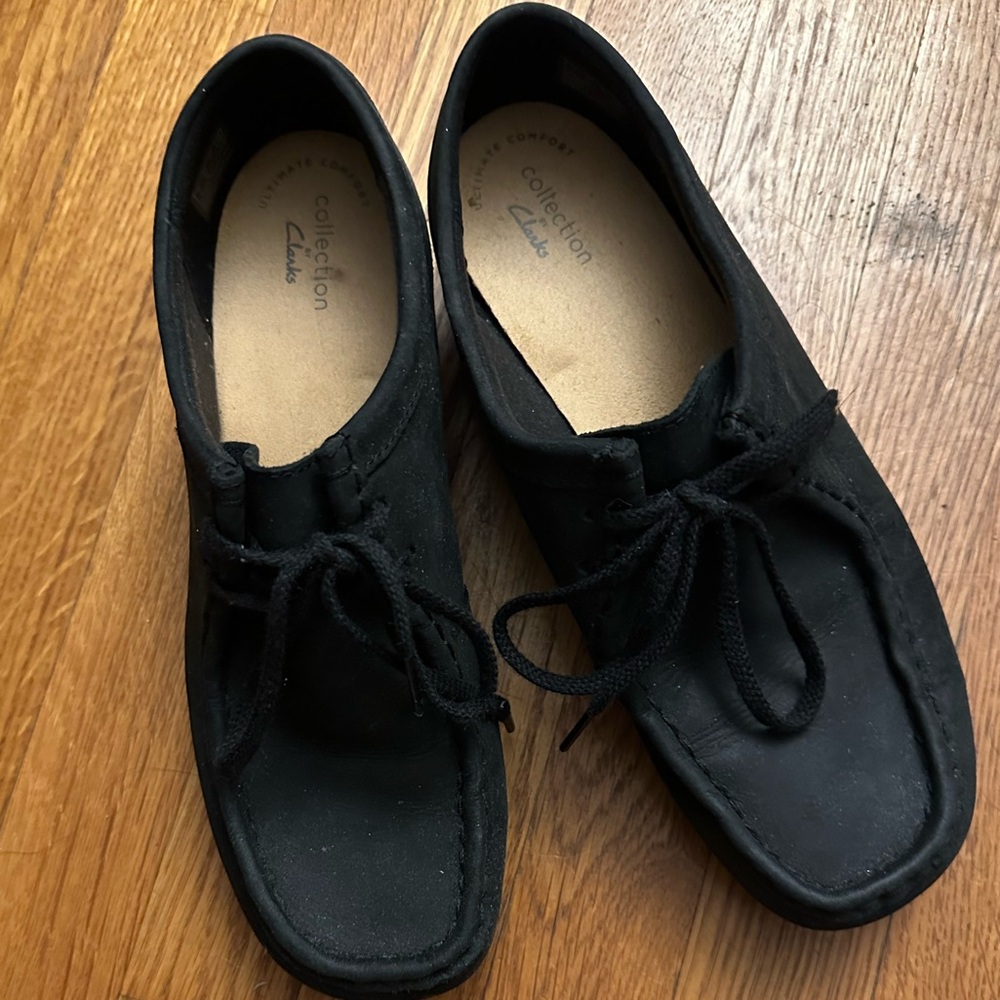 Clarks Black Wallabee Lace up Shoes for Women